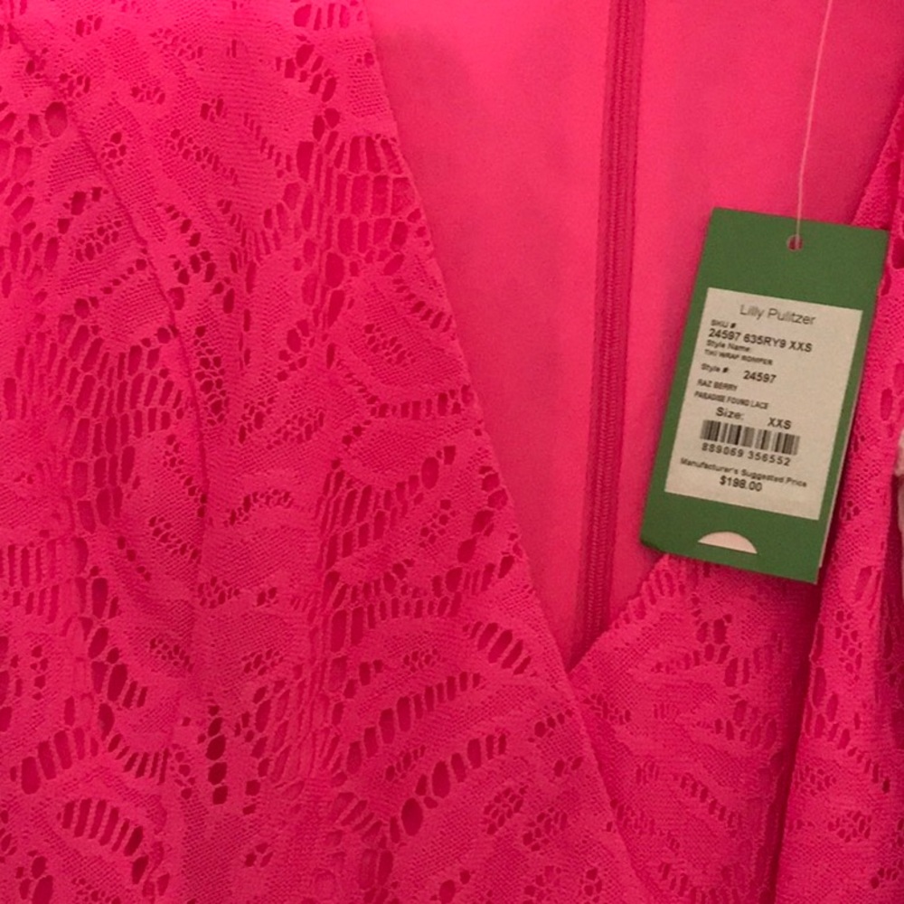 💝✨NEW!✨💖 w/Tags 🩷 Lilly Pulitzer 🩷 Tikki Wrap Romper in size XXS! 🩷 - Picture 2 of 5